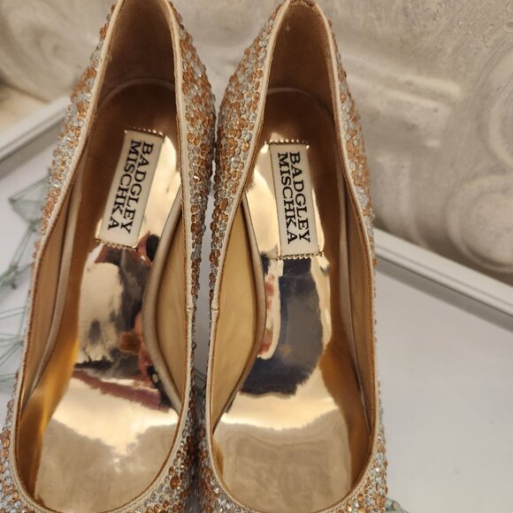Badgley Mischka Embellished Heels. NWT. Size 6 - Picture 2 of 9